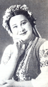 Elizaveta Vladimirovna Shumskaya - Parasya, opera "Sorochinskaya Fair", music of M.P. Mussorgsky. The photo. (   - ,  " ",  .. . .) (Belyaev)
