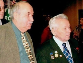Mikhail Timofeevich Kalashnikov and Evgeni Vladimirovich Aleksandrov (      ) (Modzele)