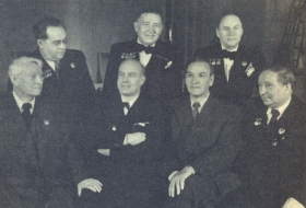 Sit (from left to right): F. Fedorovsky, I. Kozlovsky, M. Reizen, M. Mikhailov; Stand: Yu Fayer, N. Golovanov, N. Khanaev. 1952 year. The photo. ( ( ): . , . , . , . ; : . , . , . . 1952 . .) (Belyaev)