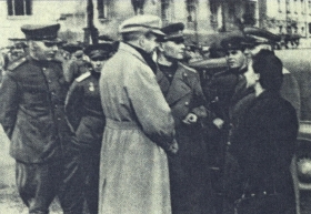 I. Kozlovsky, O. Lepishinskaya, marshals I. Konev and G. Zhukov. The photo. (. , . ,  .   . . .) (Belyaev)