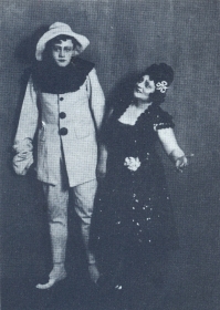 N.K. Pechkovsky and V.K. Pavlovskaya. "Clowns". The photo. (..   .. . "". .) (Belyaev)