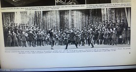Краснознамённый ансамбль красноармейской песни и пляски выступает в ЦДКА, 1937 г. (Wiktor)