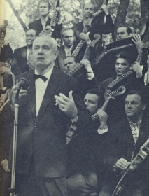 I. S. Kozlovsky. Speech in Kiev with the Bandura Band. 1968 year. The photo. (И. С. Козловский. Выступление в Киеве с Капеллой бандуристов. 1968 год. Фотография.) (Belyaev)