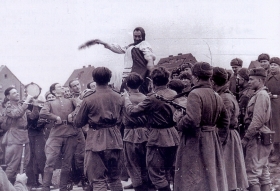 Red Banner Song Ensemble at the front.  1943 (Краснознаменный ансамбль песни на фронте. 1943 г.) (Belyaev)